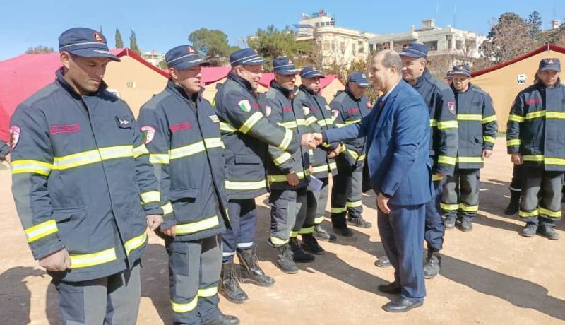 الوزير المفوض ممثل السفارة الجزائرية يزور قاعدة الحياة لفرق الإنقاذ في سوريا