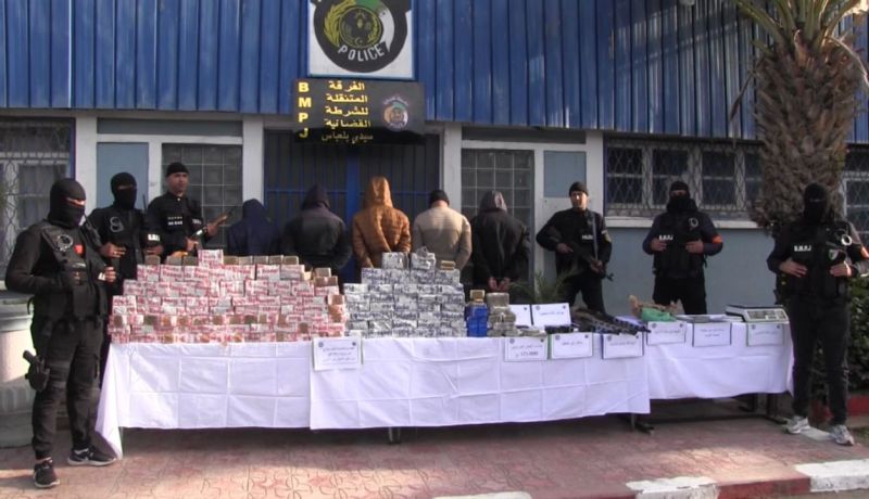 سيدي بلعباس: الإطاحة بشبكة إجرامية دولية تتاجر بالمخدرات وحجز 70 كلغ