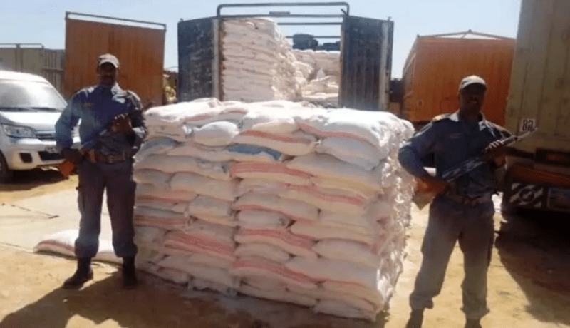 تمنراست: إحباط تهريب 17 طنا من الفرينة و300 لتر من الزيت