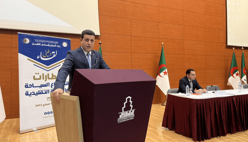 حمادي يشدد على النهوض بقطاع السياحة في الجزائر