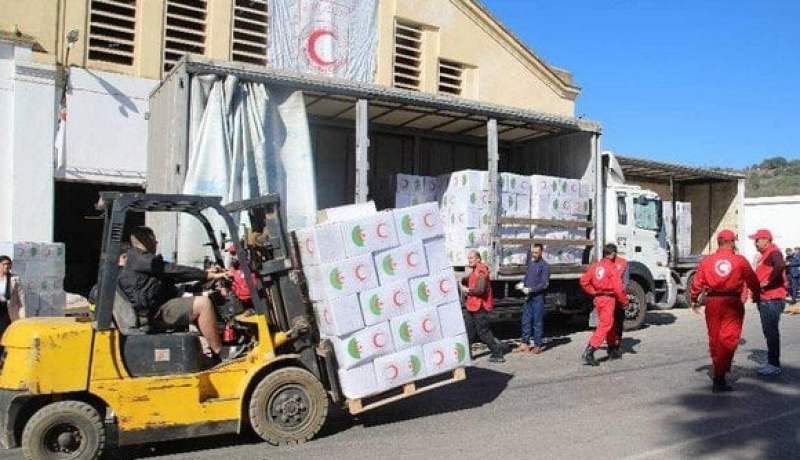 تيبازة: إنطلاق قوافل مساعدات لـ 60 ألف عائلة معوزة بالجنوب