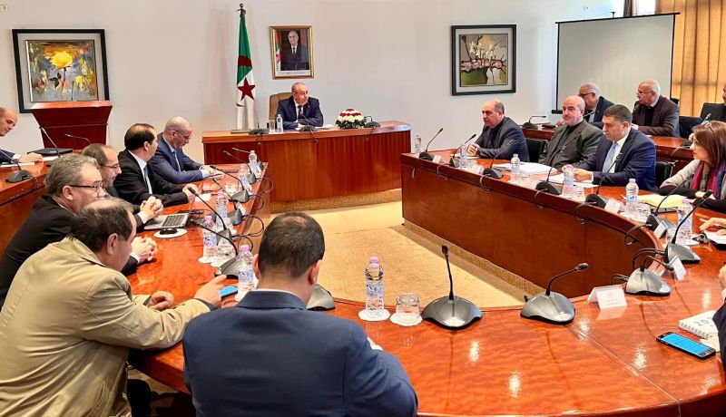 وزير الصناعة يُنصّب مدراء عامون جدد للوزارة