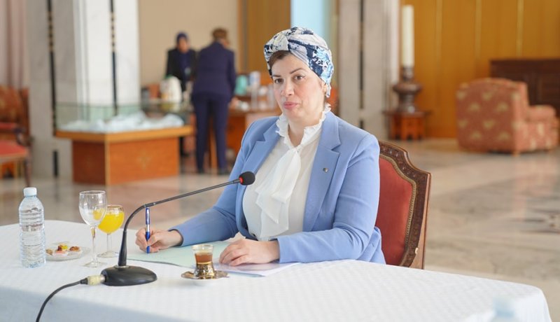 مولوجي تهنئ المسرحيين الجزائريين بمناسبة يومهم العالمي