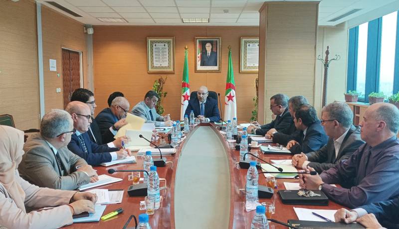 وزير التجارة: تعليمات لتسهيل خروج سلع المتعاملين الإقتصاديين من الموانئ