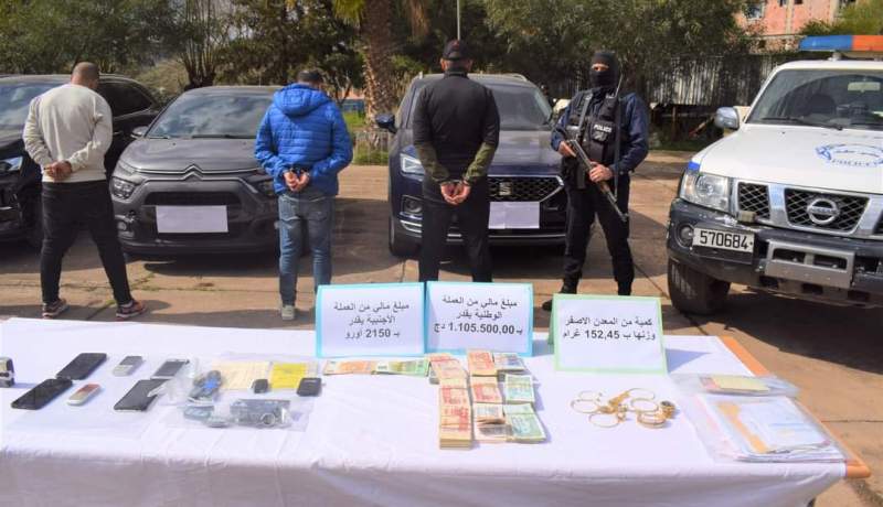 الإطاحة بشبكة وطنية مختصة في التهريب الدولي للمركبات والمخدرات في البويرة