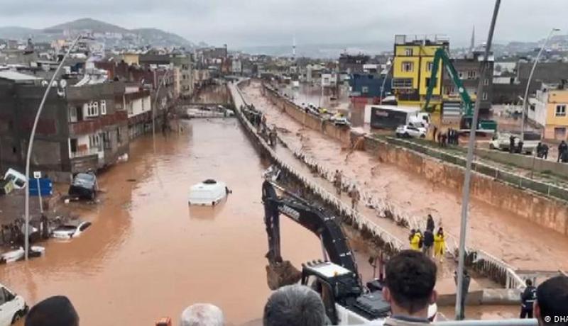 على أنقاض الزلزال.. كارثة جديدة في تركيا توقع 15 قتيلا