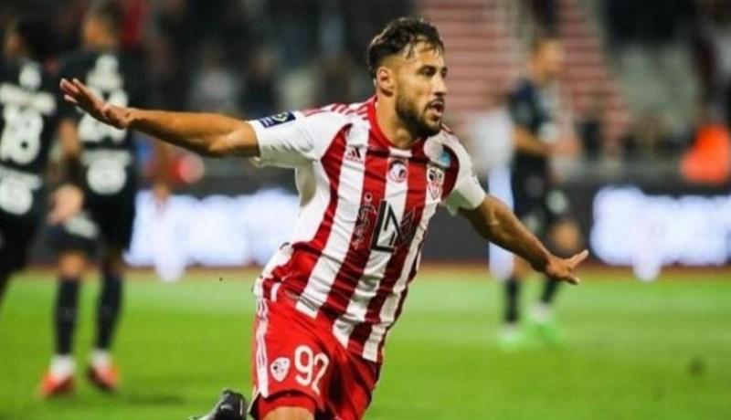 بلايلي مرشح لجائزة جديدة في ناديه