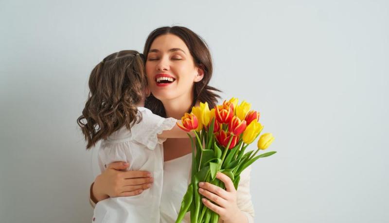 الأم المثالية وما جزاء الإحسان إلا الإحسان