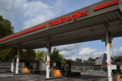 فرنسا.. عمال الطاقة يضربون احتجاجا على إصلاح نظام التقاعد