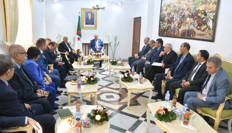بعجي يبحث تطورات القضية الفلسطينية مع وفد من حركة “فتح”