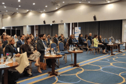 الجزائر وأمريكا يبحثان الشراكة والتعاون في إنتاج الأدوية