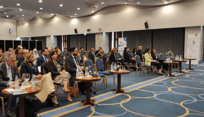 الجزائر وأمريكا يبحثان الشراكة والتعاون في إنتاج الأدوية
