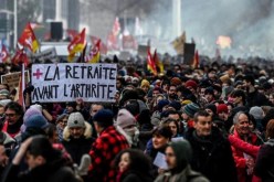 إحتجاجا على تعديل نظام التقاعد.. إستمرار المظاهرات في فرنسا