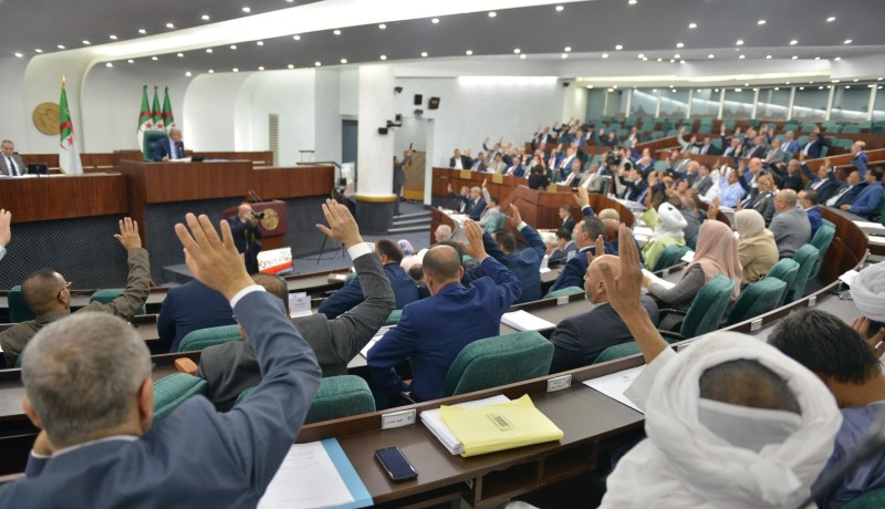 مشروع القانون النقدي والمصرفي: إدراج أزيد من 30 تعديلا