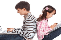 الأمن والدرك يطلقان حملة تحسيسية حول مخاطر إستخدام الأطفال للأنترنت