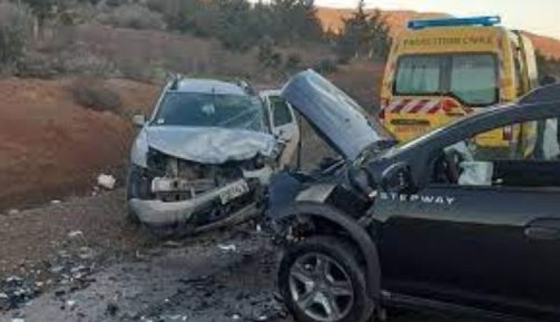 6 جرحى في حادث إصطدام بين سيارتين في الدهماشة بسطيف