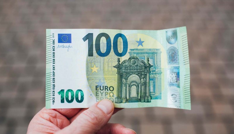 هذه قيمة 100 أورو في السكوار اليوم