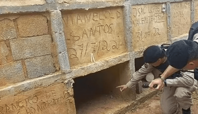 بقيت 10 ساعات داخل القبر.. الصدفة تكشف جريمة دفن إمرأة حية