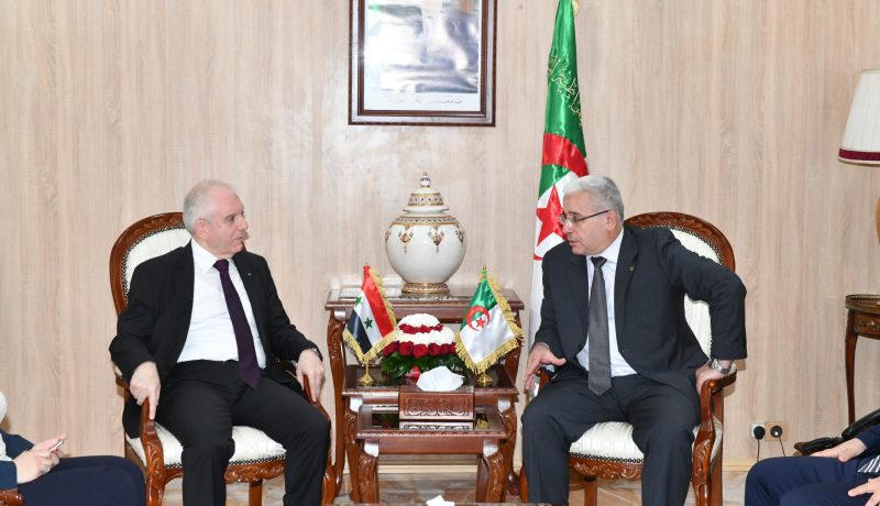 السفير السوري يؤدي زيارة وداع لبوغالي