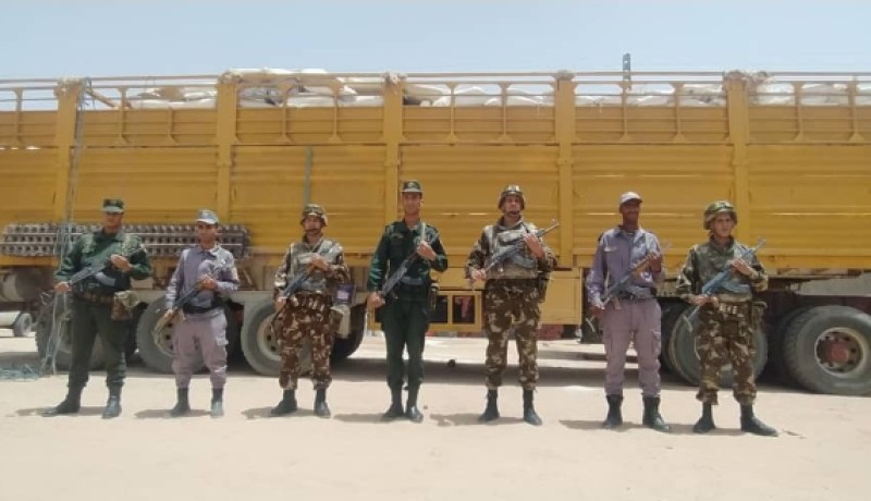 حجز جرار مُحمل بالمواد الغذائية في برج باجي مختار