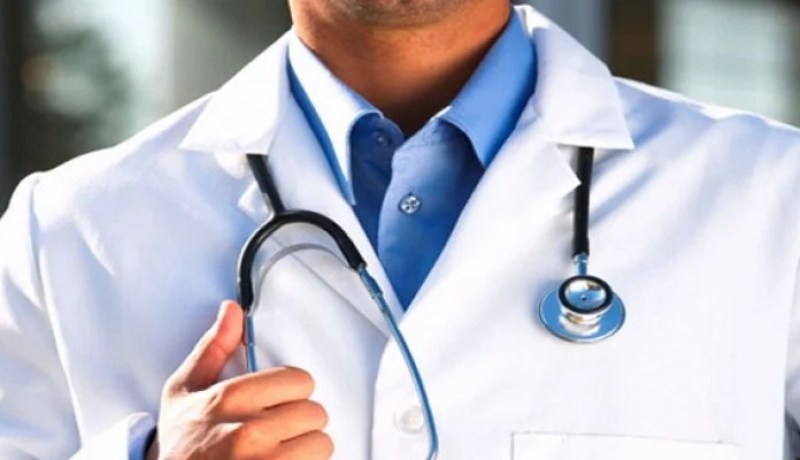 إلزام الأطباء الأخصائيين بالعمل 6 سنوات في الجنوب