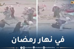 فيديو مُروع.. شخص يقتل زوجته طعنًا وسط السوق وشقيقها ينتقم بالمثل