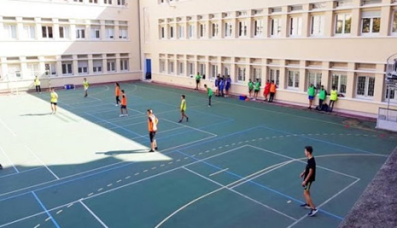 أوامر رئاسية بتوظيف 12 ألف أستاذ رياضة