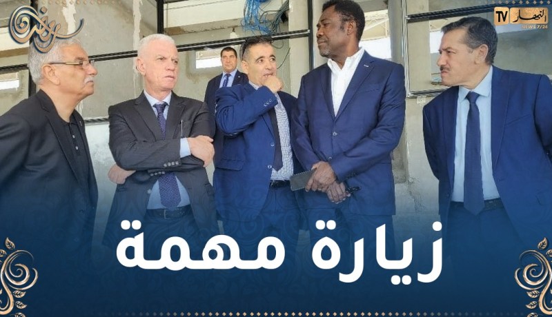 الأمين العام لـ “الكاف” يصل إلى الجزائر في زيارة عمل
