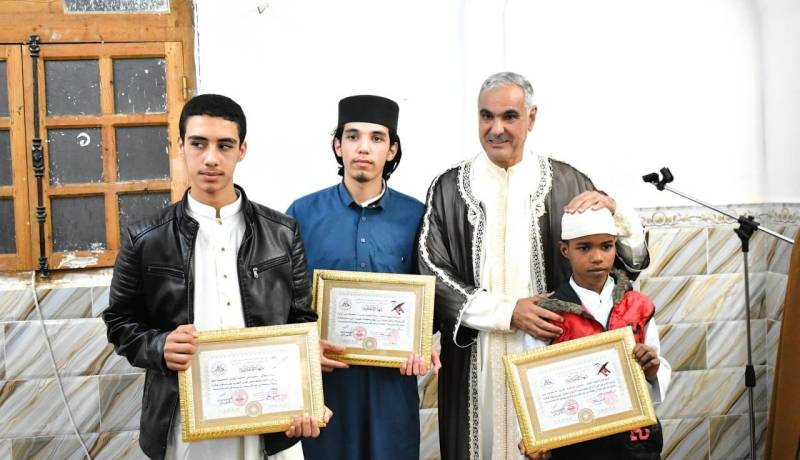 برج بوعريريج: زاوية الشيخ أحمد بن مليك بالقصور تكرّم الطلبة وحفظة القران الكريم