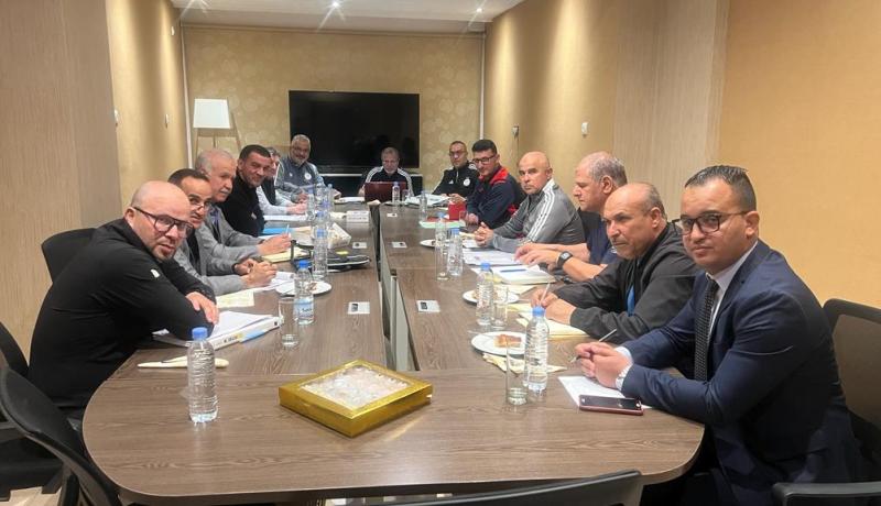 بسكري يلتقي بالمدراء الفنيين الجهويين في اجتماع تقيمي