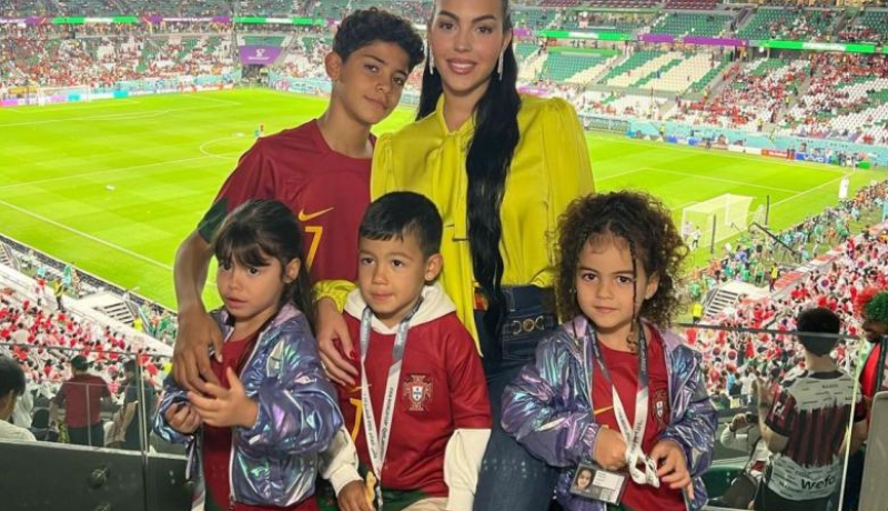 جورجينا تكشف حقيقة تعرض أبنائها للضرب بمدرستهم الجديدة