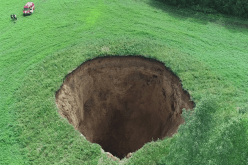 علماء الزلازل يكتشفون “جبالا” بين نواة الأرض ووشاحها