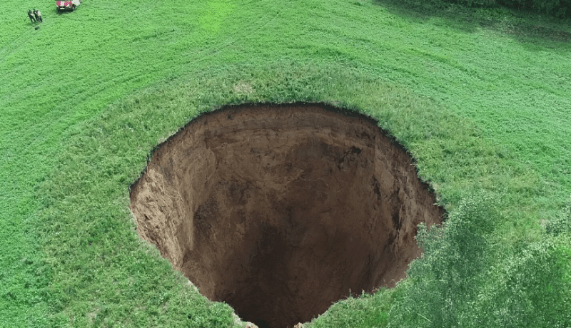 علماء الزلازل يكتشفون “جبالا” بين نواة الأرض ووشاحها