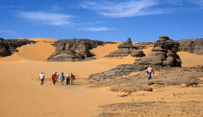21 متعاملا سياحيا فرنسيا يبدأون استكشاف الأهقار