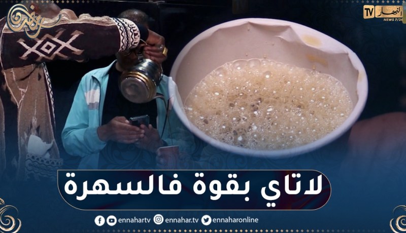 “صالح” بائع شاي متجول.. عشرون سنة من العمل الدؤوب