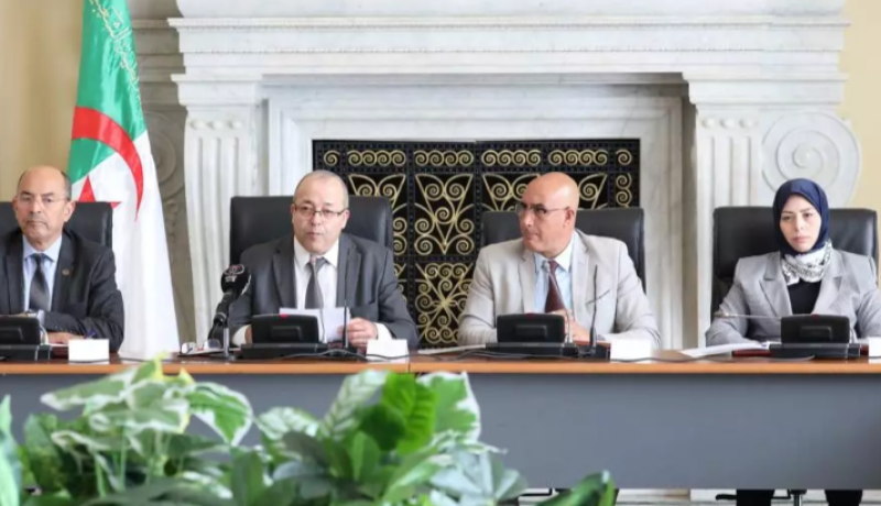 قانون الإعلام: إرساء قواعد توازن بين الحرية والمسؤولية