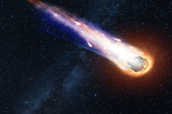 دار أزياء تصنع حقيبة يد مصنوعة من نيزك حقيقي سقط على الأرض