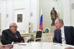 كيسنجر يكشف الموعد المحتمل للمفاوضات بين روسيا وأوكرانيا 