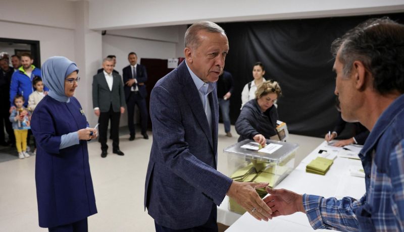 الإنتخابات التركية.. أردوغان يحافظ على الصدارة بنسبة 49.5 بالمئة