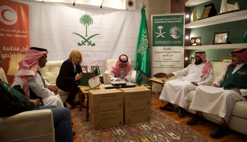 السعودية تقدم هبة تضامنية للهلال الأحمر الجزائري