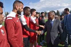 والي الشلف يقوم بزيارة تحفيزية للاعبين قبل مواجهة الساورة