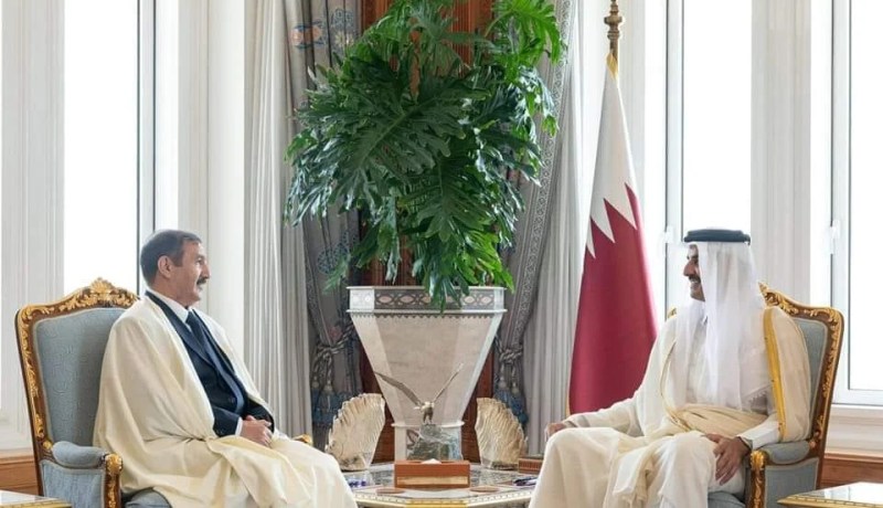 أمير قطر يستلم أوراق إعتماد السفير الجزائري الجديد صالح عطية