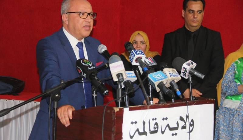الأرندي يطالب بتشريعات جديدة تضبط الانشطة على “السوشل ميديا”