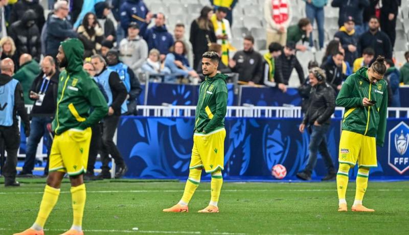 بعد فسخ عقد يونس بن علي.. نانت يسرح لاعب جزائري آخر