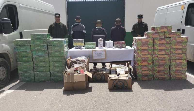 باتنة: توقيف 3 أشخاص وحجز 1200 خرطوشة “معسل” أجنبية