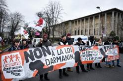 قانون الهجرة يشعل الشوارع الفرنسية