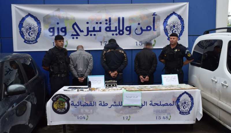 الإطاحة بشبكة إجرامية سرقت 995 مليون سنتيم من منزل بالعنف والتهديد