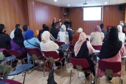 تبادل الخبرات العلمية مع أساتذة من البرتغال وبلغاريا بجامعة ميلة
