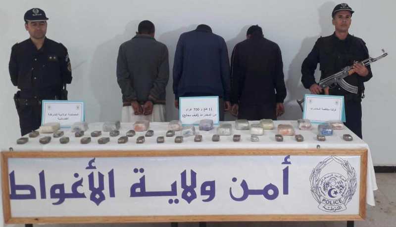 توقيف 3 أشخاص وحجز قرابة 12 كلغ من القنب الهندي في الاغواط