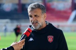 زميتي: “نشكر اللاعبين على مجهوداتهم وينتظرنا شوط ثاني حاسم بالجزائر”